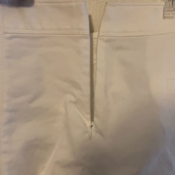 The Limited white sz 4 sailor shorts w/ decorative buttons & functional zipper - Picture 10 of 10